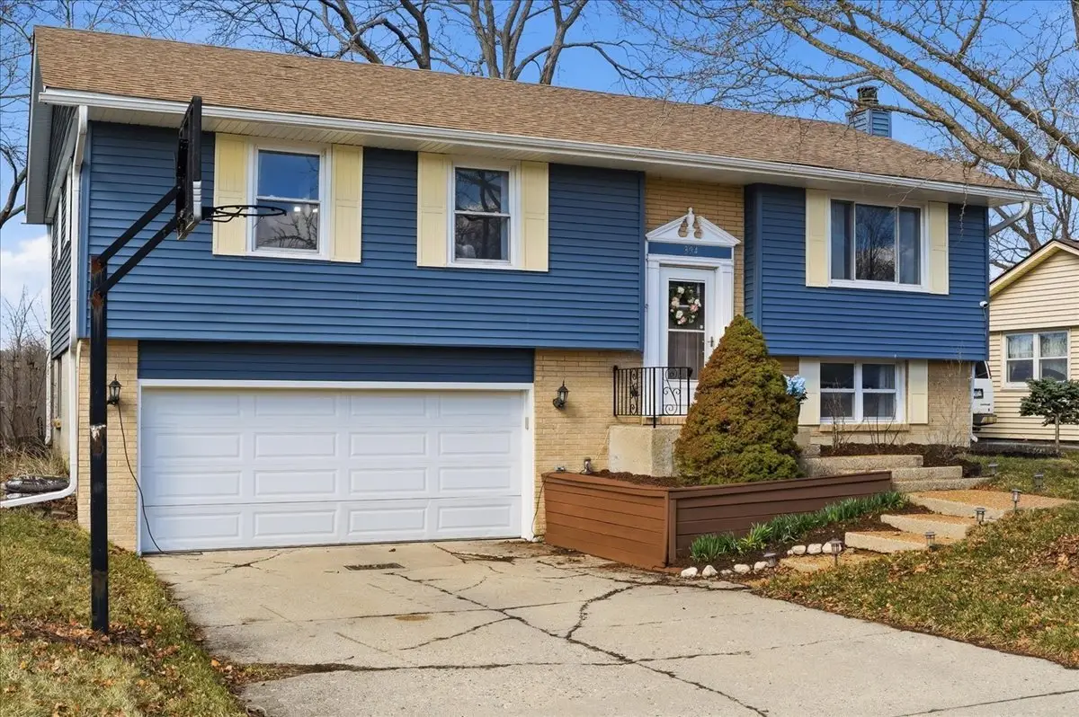 394 Northgate Road, Lindenhurst, IL 60046 - #1