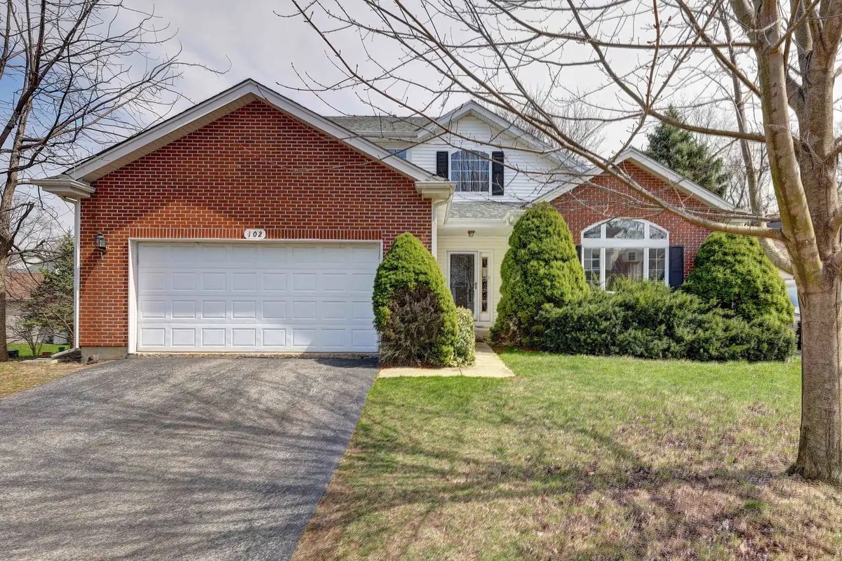 102 N Crooked Lake Lane, Lindenhurst, IL 60046 - #1