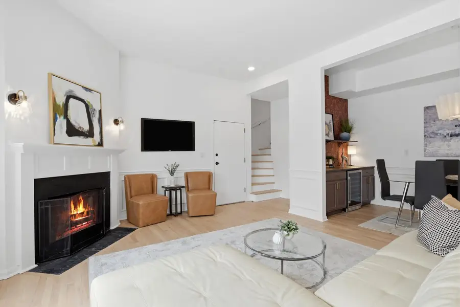 1432 W Erie Street #3R, Chicago, IL 60642 - #3