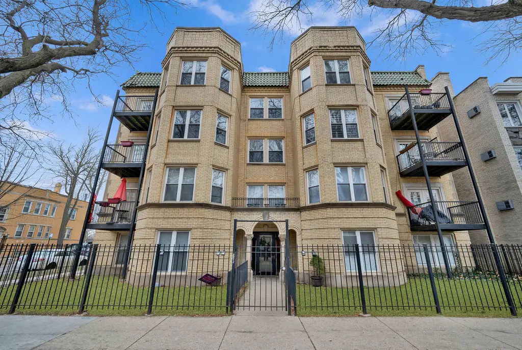 2256 W Arthur Avenue #2, Chicago, IL 60645 - #1
