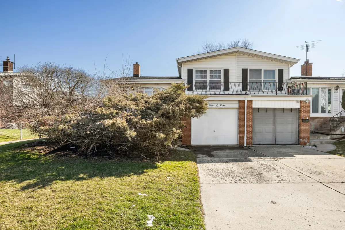 8909 Robin Drive, Des Plaines, IL 60016 - #1