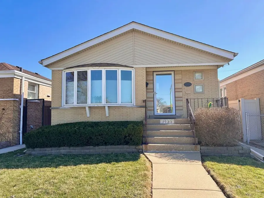 7733 S Sawyer Avenue, Chicago, IL 60652 - #2