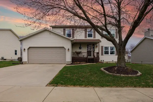 2810 Arrowhead Drive, Bloomington, IL 61704