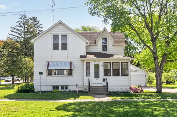 406 S Locust Street, Sycamore, IL 60178