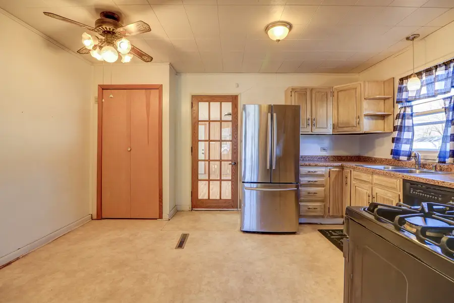 811 W 19th Street, Sterling, IL 61081 - #2