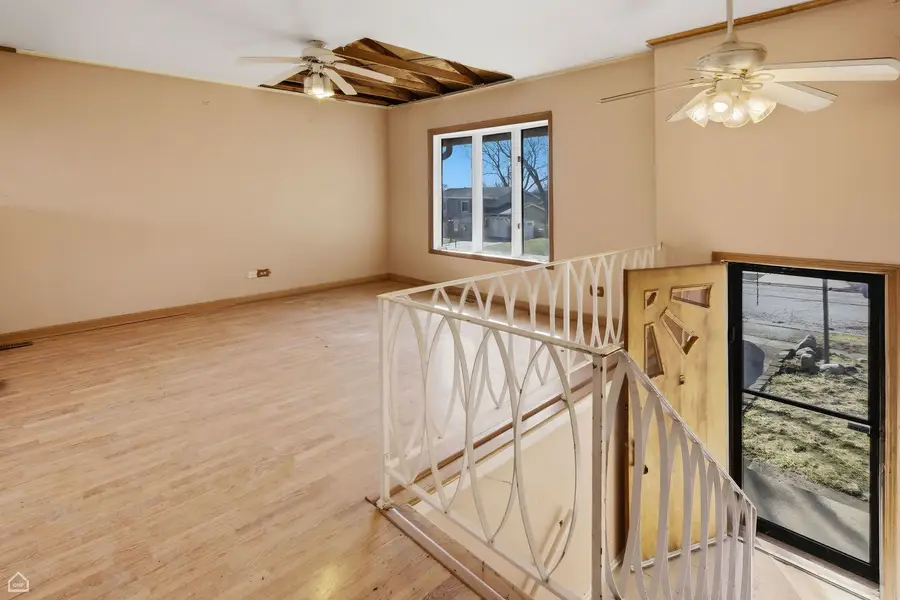 646 Dickens Avenue, Glendale Heights, IL 60139 - #2