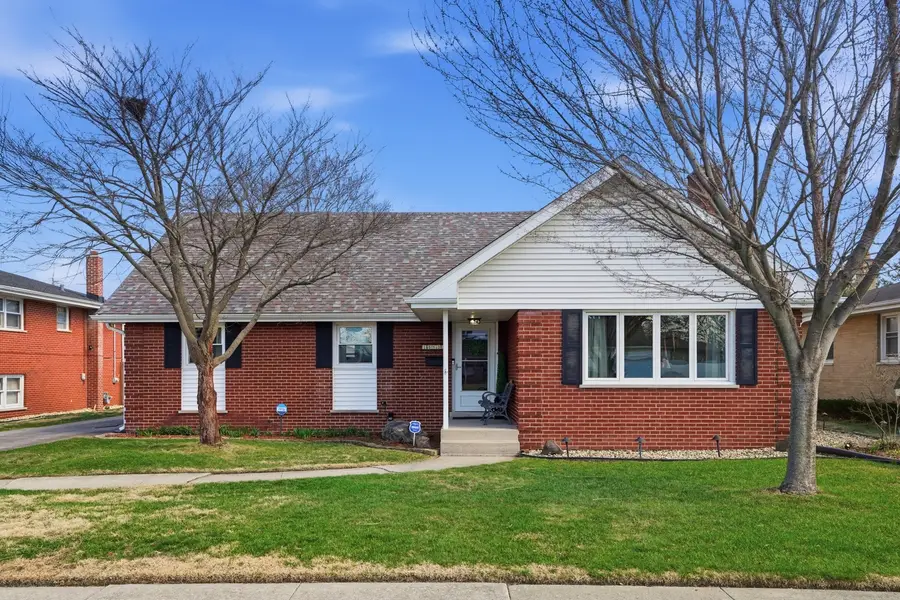 18439 Locust Street, Lansing, IL 60438 - #2