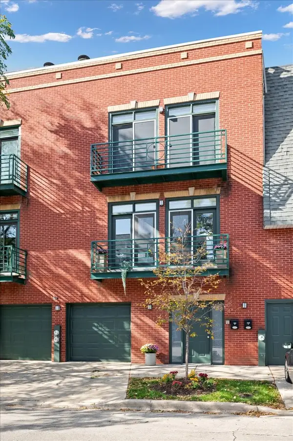 3308 N Greenview Avenue #B, Chicago, IL 60657