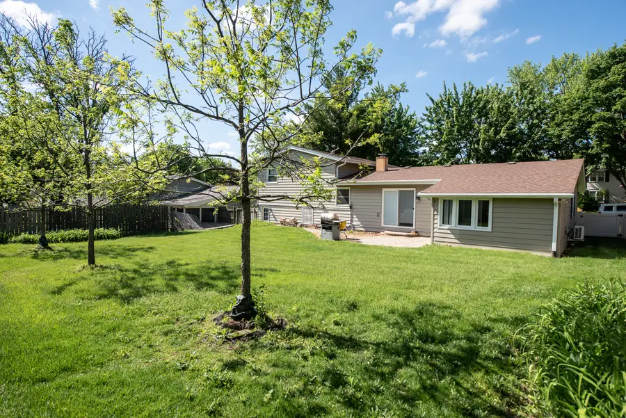319 Jewel Avenue, Saint Charles, IL 60174 - #3