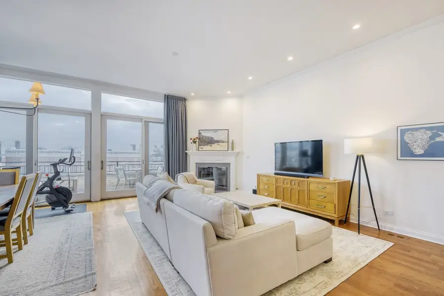 2142 W Chicago Avenue #4, Chicago, IL 60622 - #3