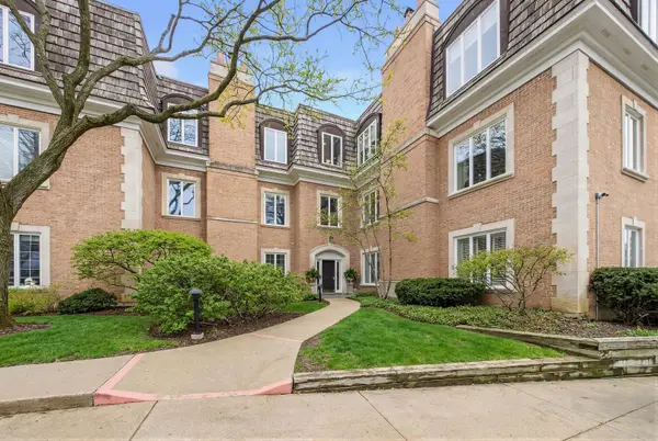 485 Oakwood Avenue #D-2, Lake Forest, IL 60045