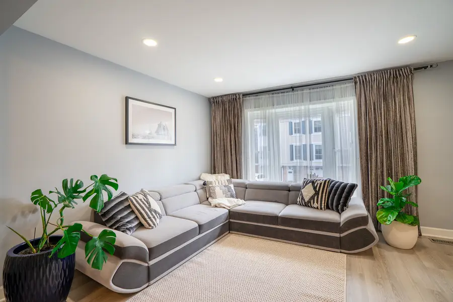 2226 Langdon Place, Hoffman Estates, IL 60169 - #3