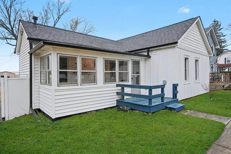 205 E Taylor Street, Grant Park, IL 60940 - #2