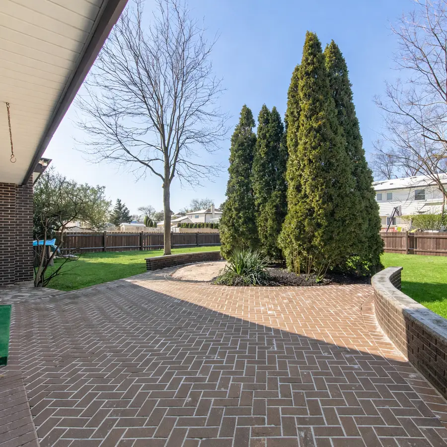 8332 N Knight Avenue, Niles, IL 60714 - #2