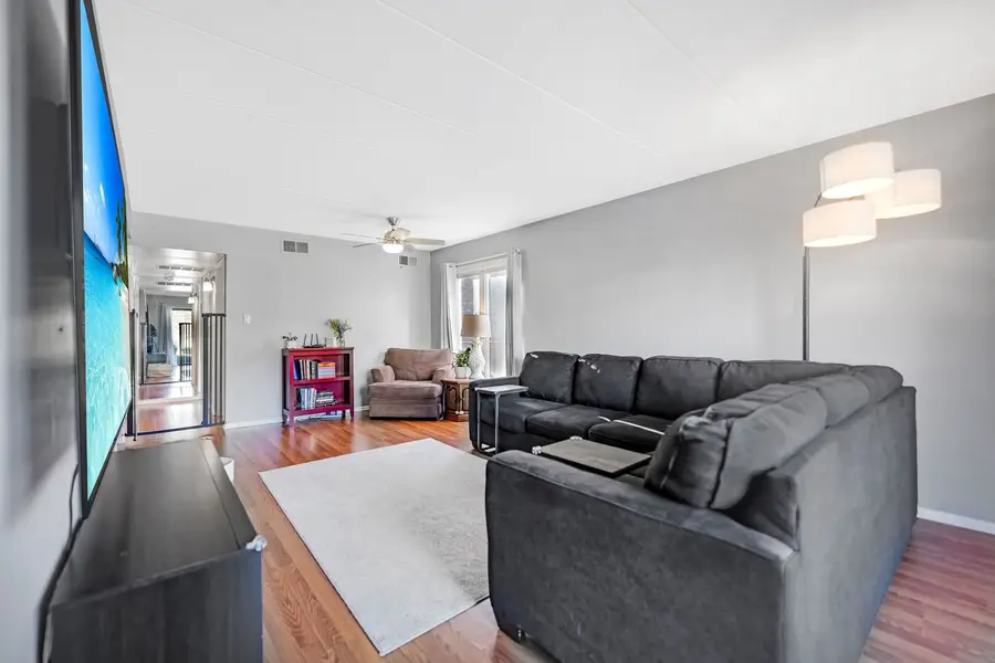 10411 S Komensky Avenue #101B, Oak Lawn, IL 60453 - #2