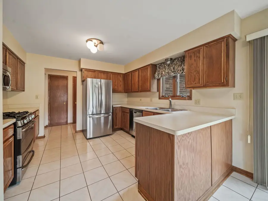 1775 Lakeview Drive #A, Wheeling, IL 60090 - #3
