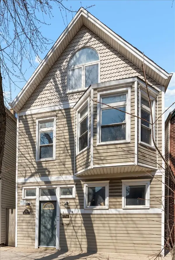 2156 W Belle Plaine Avenue, Chicago, IL 60618
