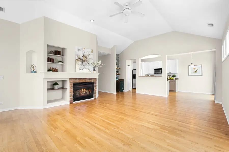 360 Promontory Lane #B, Wauconda, IL 60084 - #2