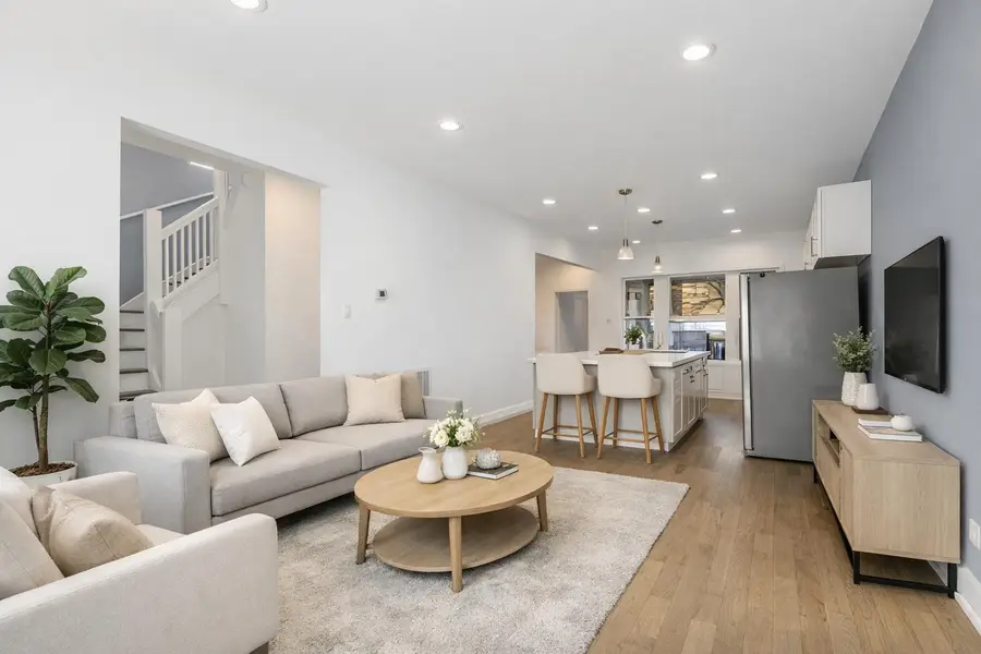 2038 E 73rd Street, Chicago, IL 60649 - #3