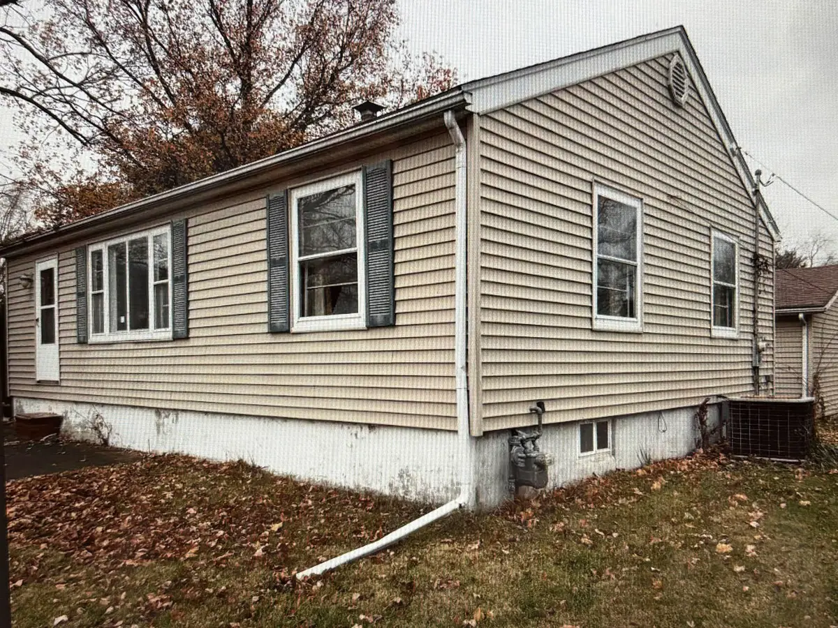 801 E Mckinley Street, Pontiac, IL 61764 - #1