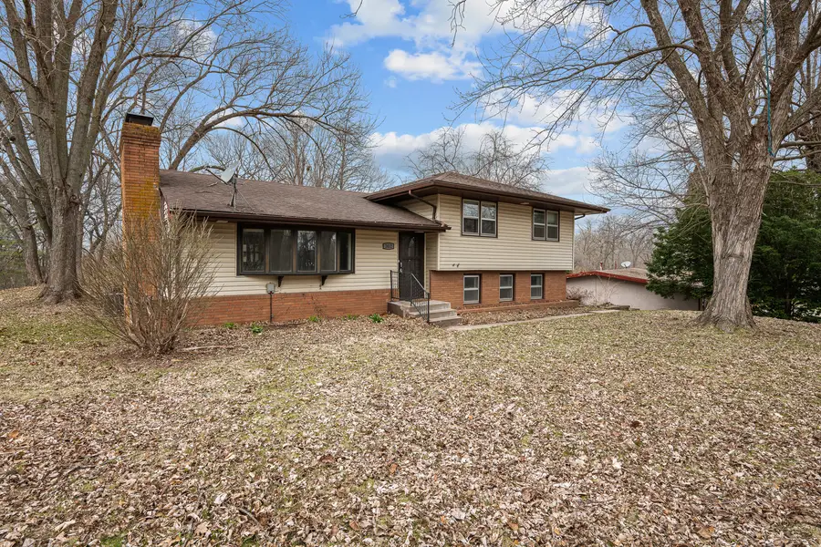 2412 W 3rd Street, Coal Valley, IL 61240 - #2