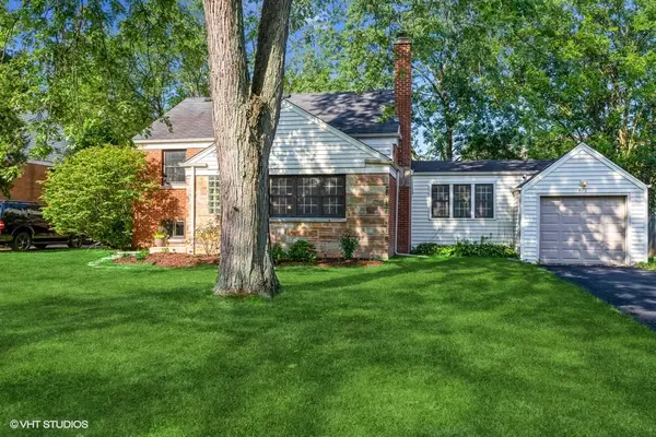 932 Echo Lane, Glenview, IL 60025