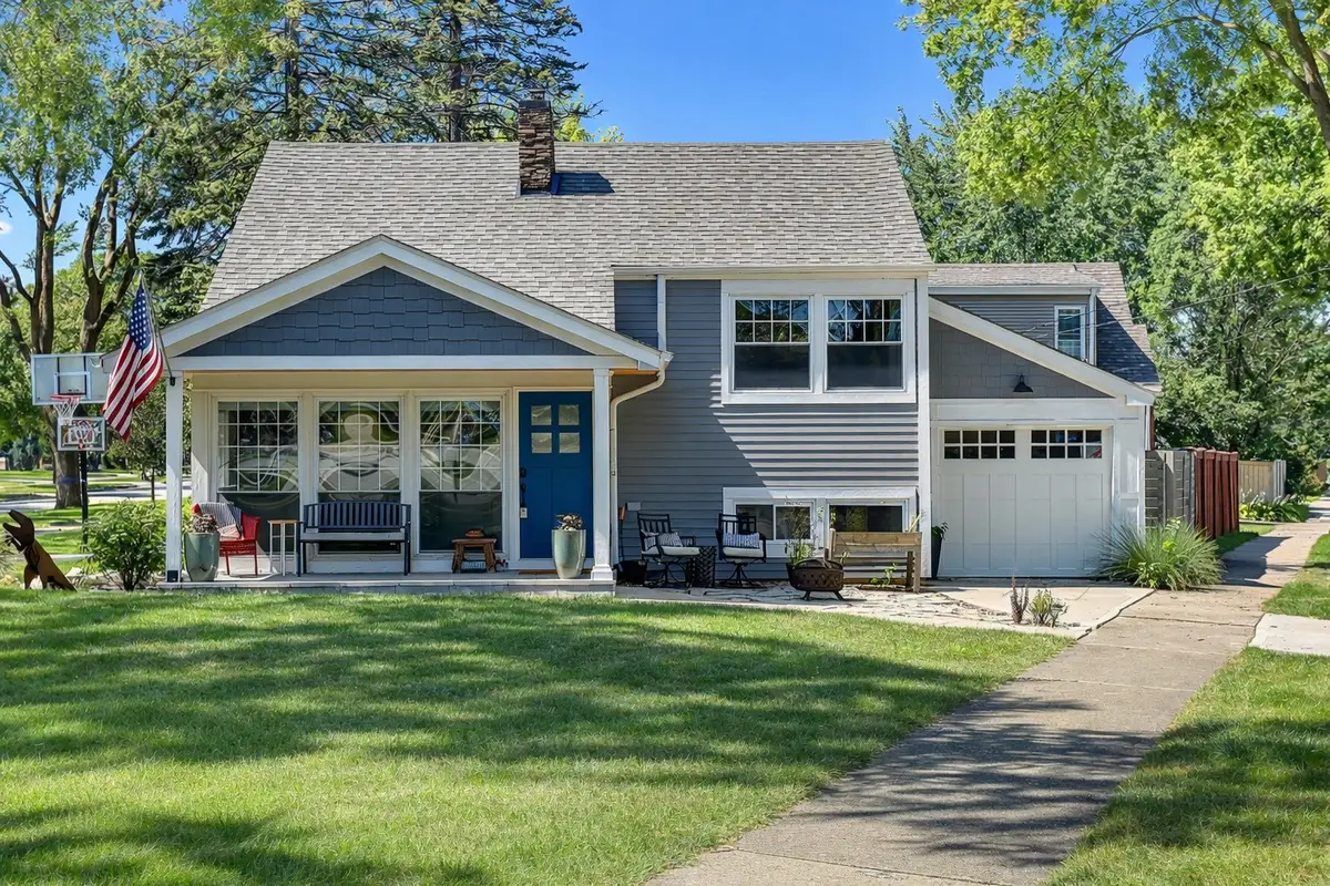 291 E Wilson Street, Elmhurst, IL 60126 - #1