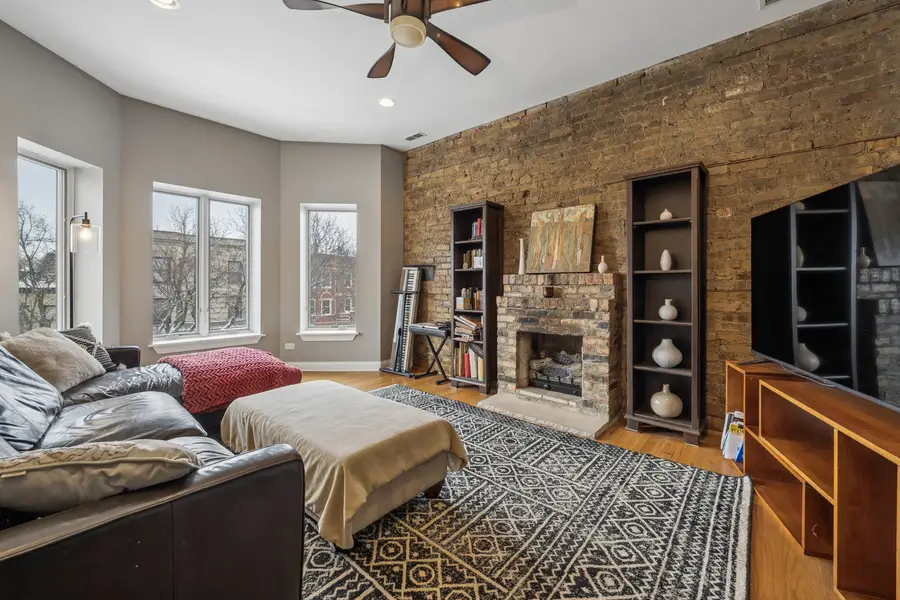 1441 W Cuyler Avenue #3E, Chicago, IL 60613 - #2