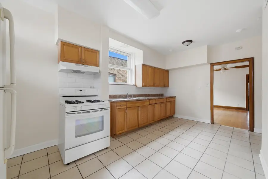 7634 S Phillips Avenue, Chicago, IL 60649 - #3