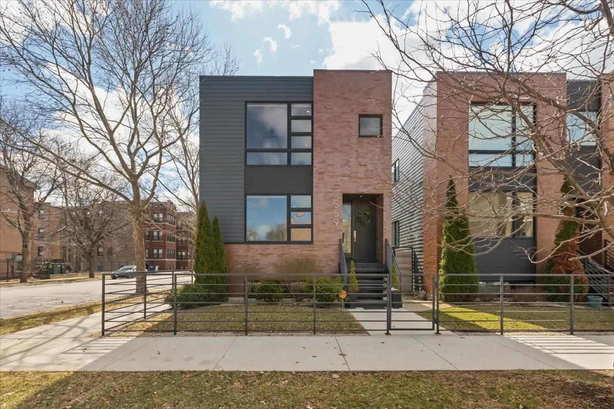 559 E 50th Street, Chicago, IL 60615 - #1