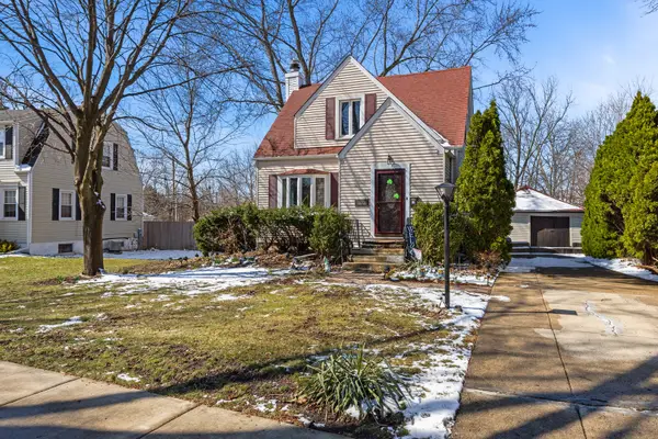 300 S Cumberland Parkway, Des Plaines, IL 60016