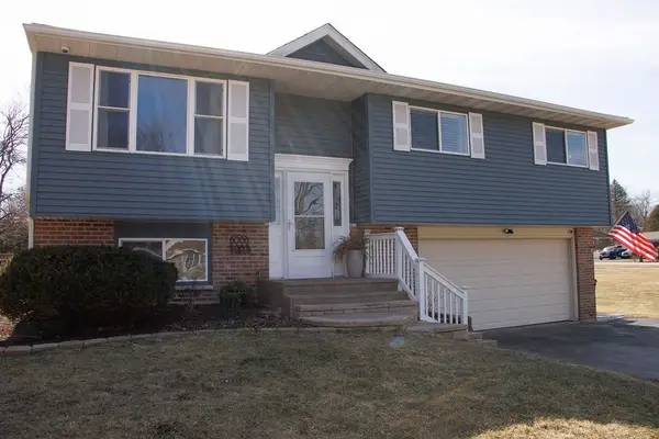 8415 Richmond Road, Wonder Lake, IL 60097