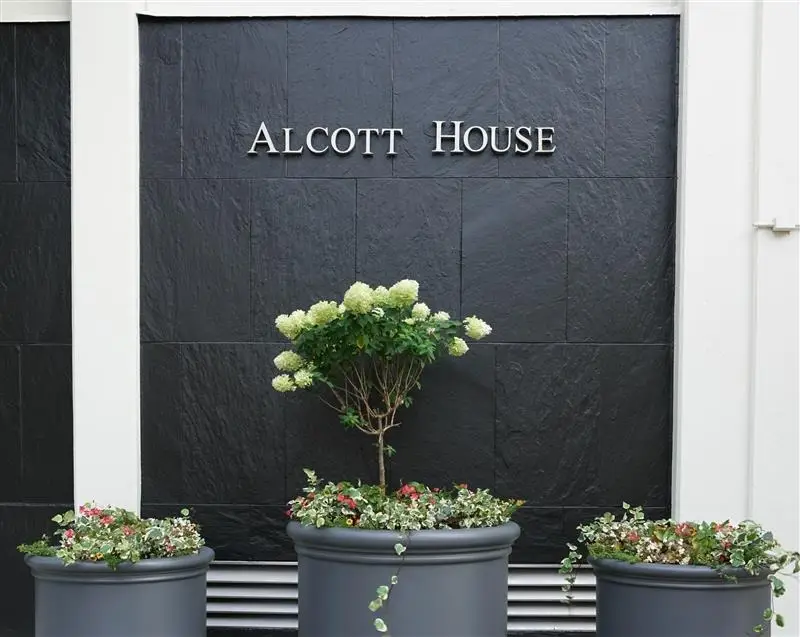 Address Withheld By Seller, Chicago, IL 60610 - #2