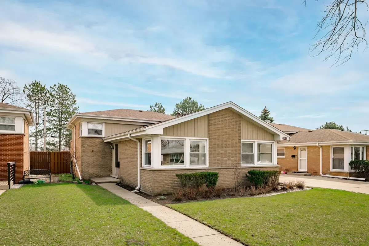 8929 National Avenue, Morton Grove, IL 60053 - #1