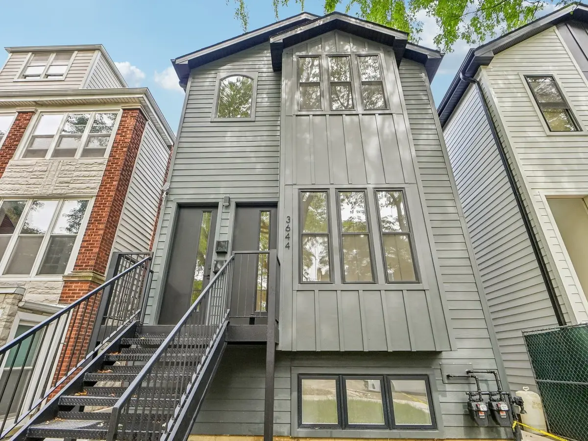 3644 W Cornelia Avenue #1, Chicago, IL 60618 - #1