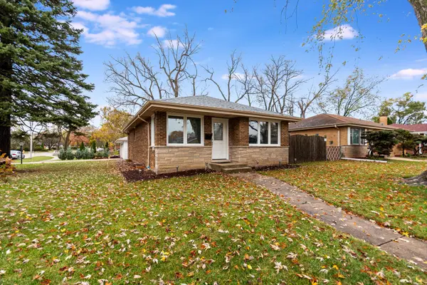 138 W Janice Lane, Addison, IL 60101