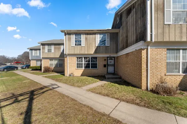 7945 S Phillips Avenue, Chicago, IL 60617