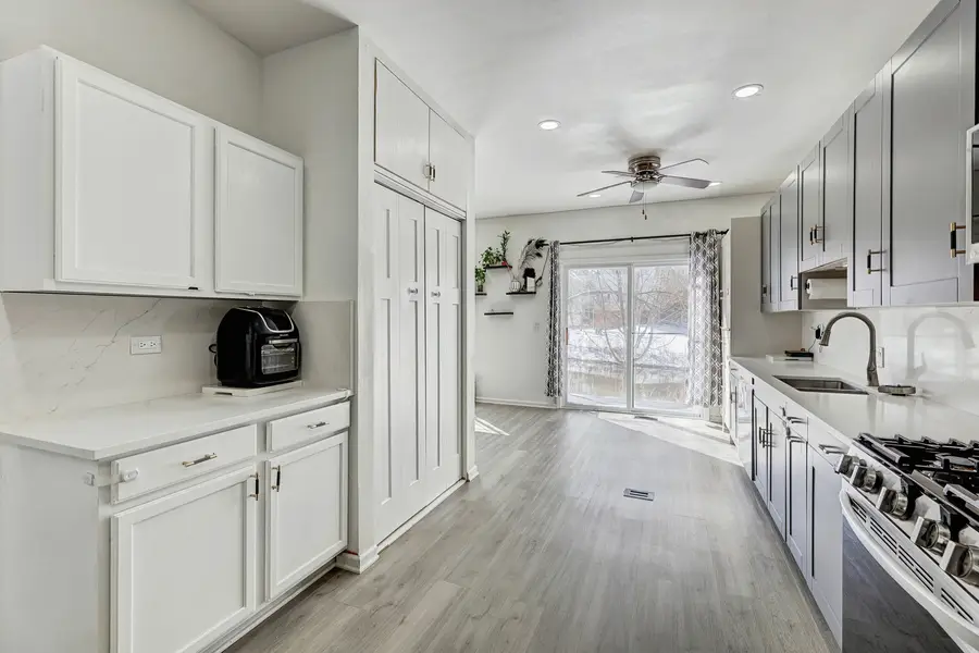 347 Southwicke Drive, Streamwood, IL 60107 - #3