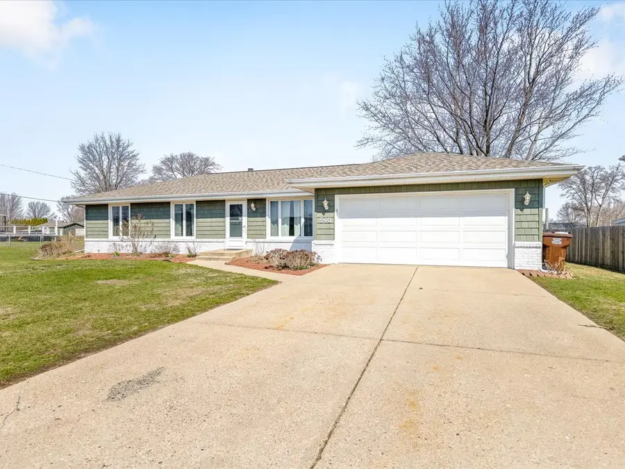 590 Brentwood Road, Machesney Park, IL 61115 - #2