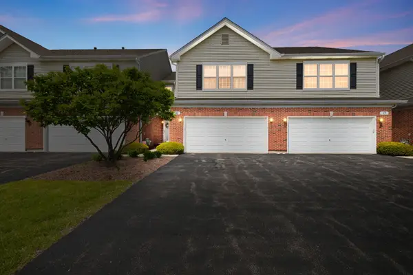 16 Black Oak Court, Bolingbrook, IL 60490