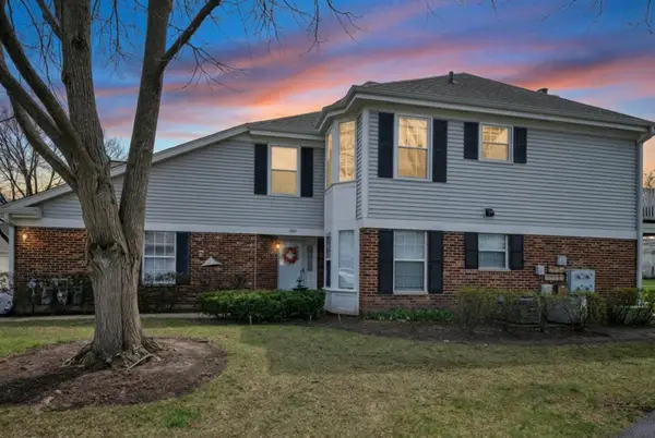 1903 Quaker Hollow Lane, Streamwood, IL 60107