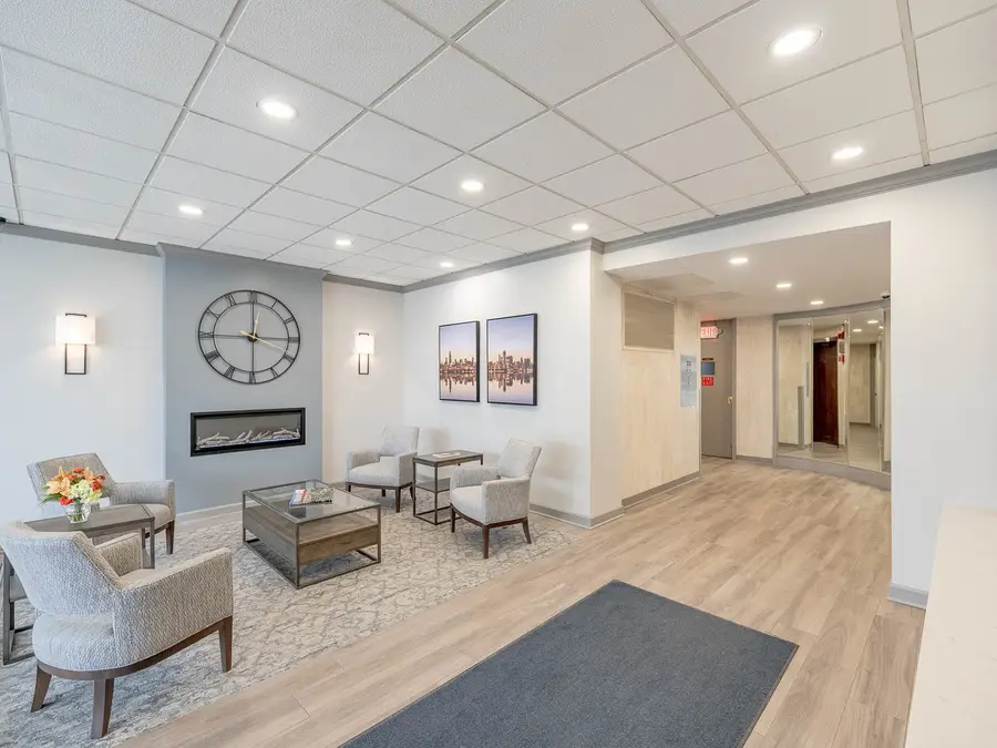 141 N La Grange Road #801, La Grange, IL 60525 - #3