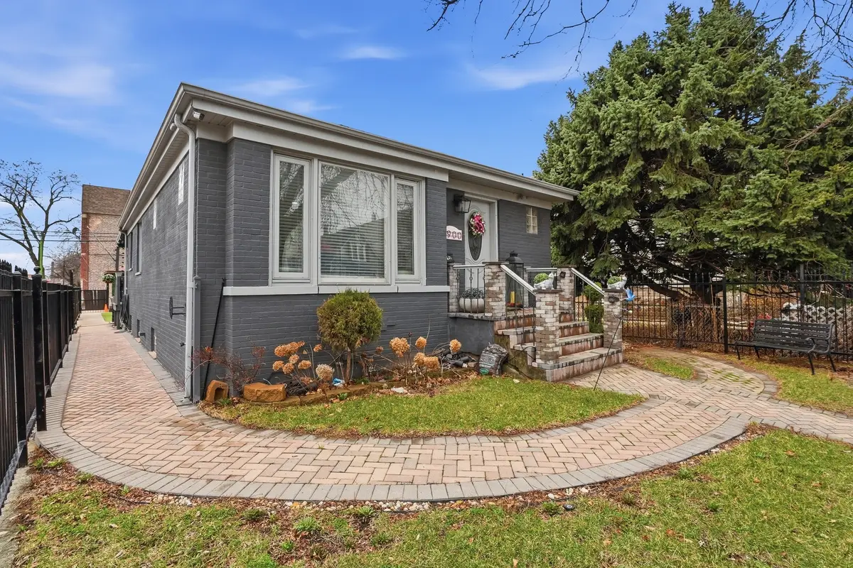 1900 N Kenneth Avenue, Chicago, IL 60639 - #1