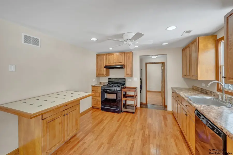 521 Spring Avenue, South Elgin, IL 60177 - #3