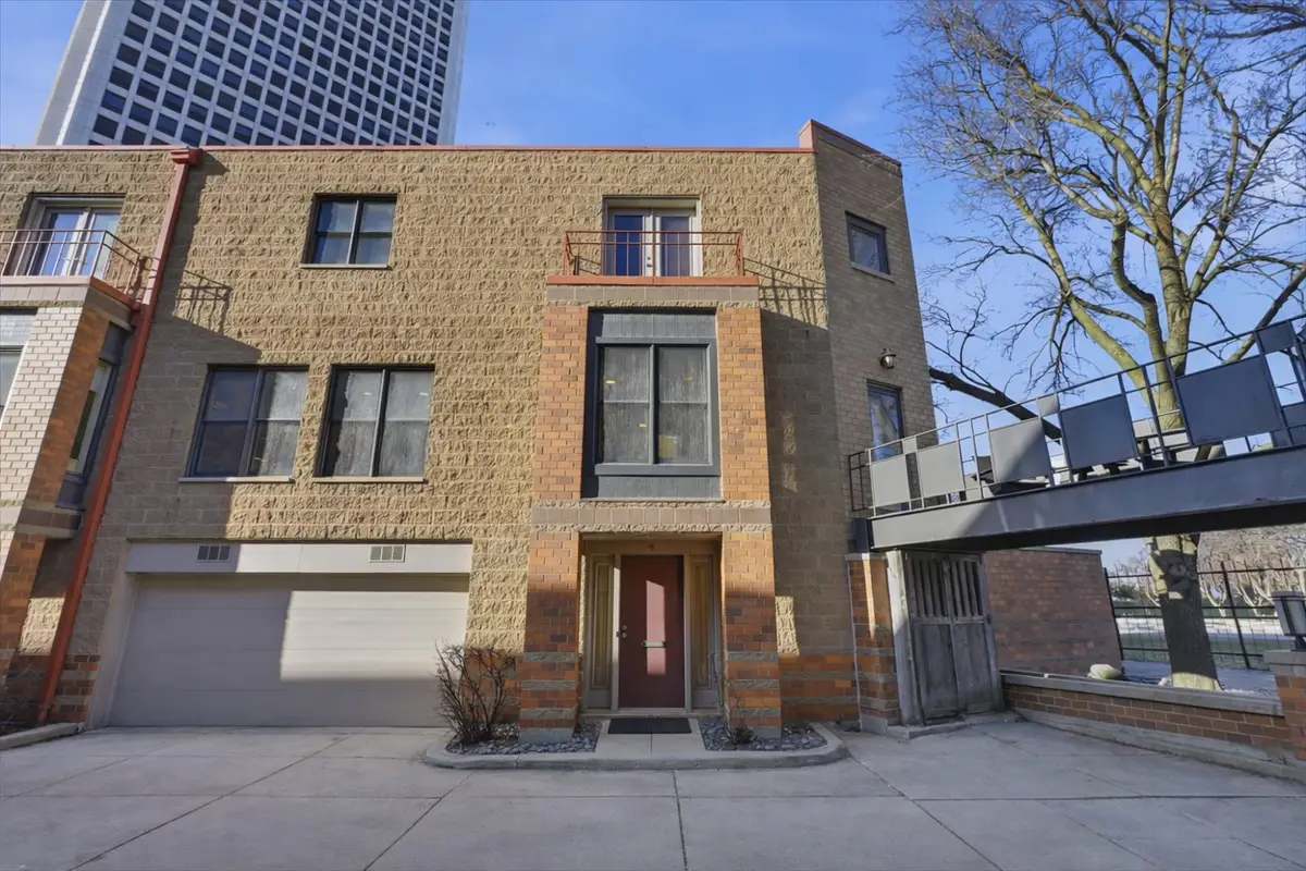 950 W Berwyn Avenue #9, Chicago, IL 60640 - #1
