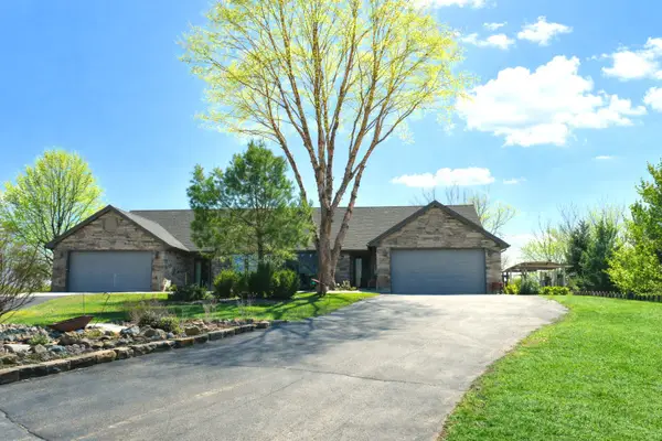 29194 Deer Valley Drive #A, Deer Grove, IL 61243