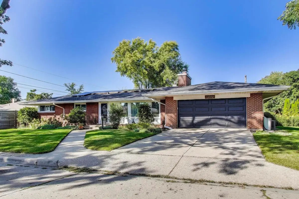 5200 Wright Terrace, Skokie, IL 60077 - #1