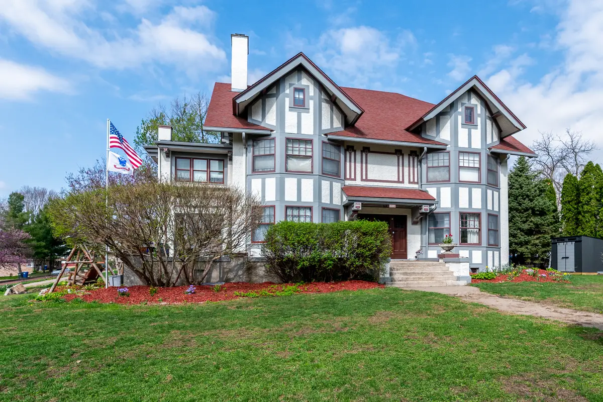 1008 Mississippi Avenue, Davenport, IA 52803 - #1