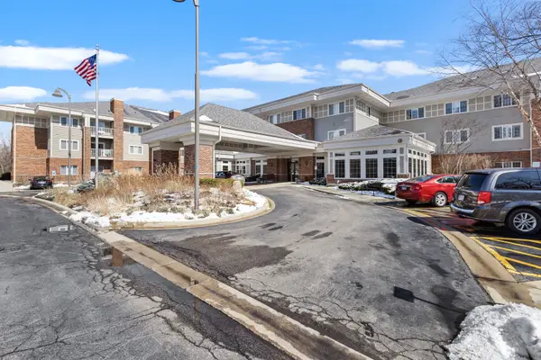 801 N Mclean Boulevard #124, Elgin, IL 60123