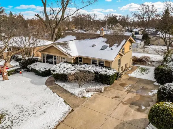 1505 W Euclid Avenue, Arlington Heights, IL 60005